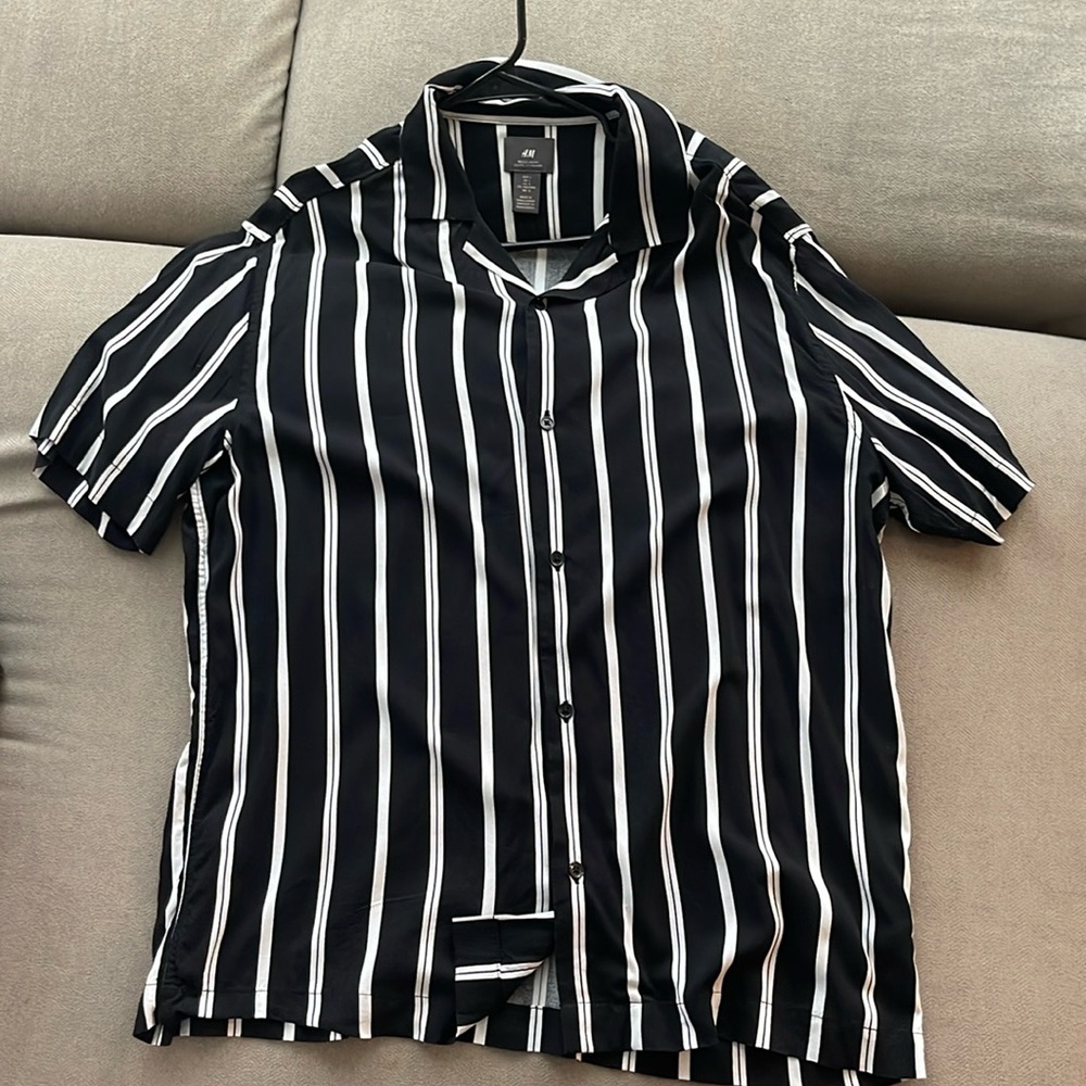 H&M button down shirt